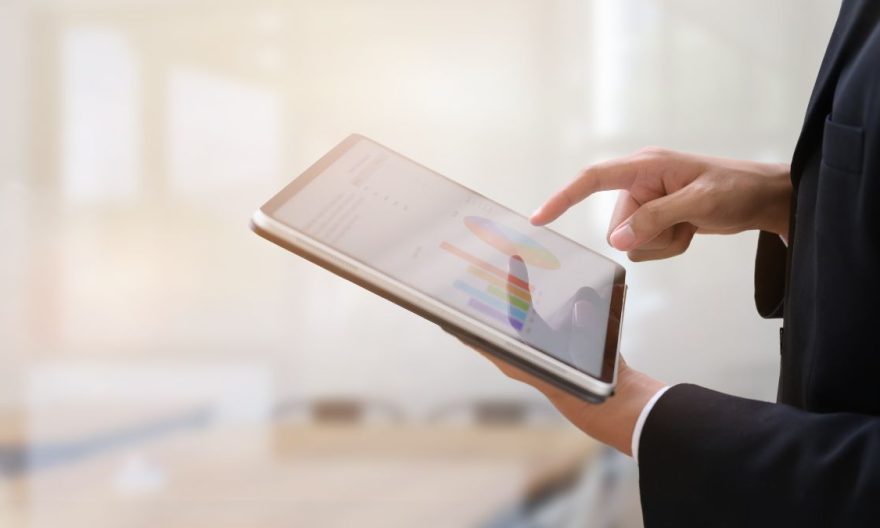 Technique du “Delayed Engagement Spike” pour rallonger la durée de diffusion d’un post TikTok