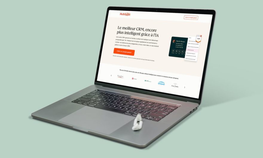 HubSpot CRM dans l'écran d'un PC portable